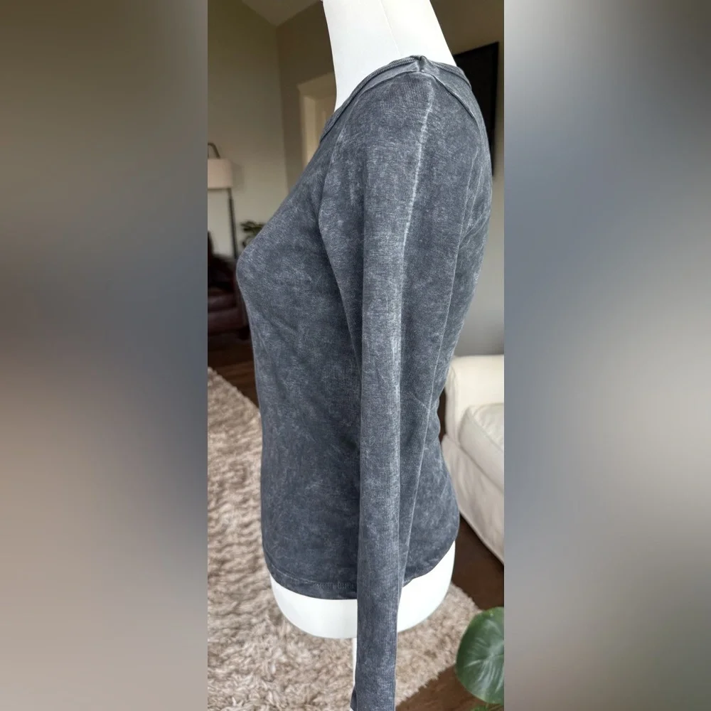 Michael Stars XS Washed Black Long Sleeve Crew Neck Knit Top - Picture 2 of 7